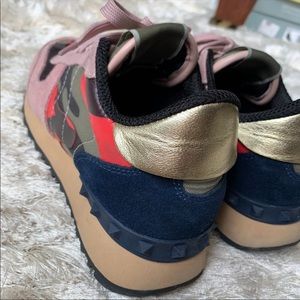 Valentino Garavani Rockrunner Cameo Sneakers. Gently used. Size 39 US 8